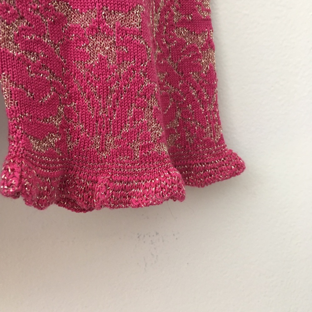 Pink and gold pattern top - Picture 4 of 6